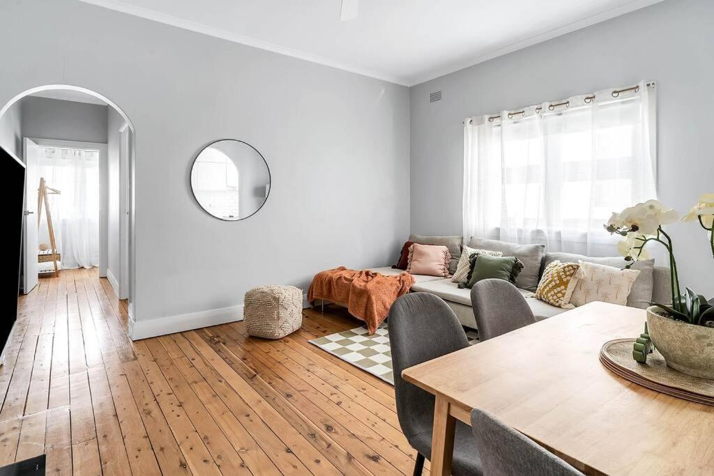 Apartment 2b Escape @ 89 Roscoe Sydney